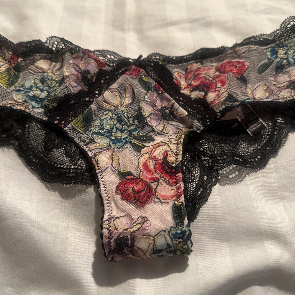 Victoria cheeky Panty XS New
